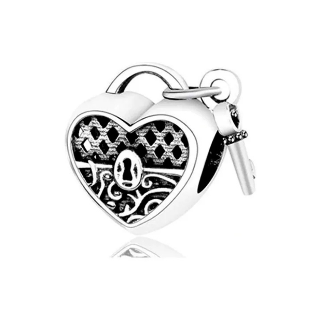 Charm de corazon de candado con llave 