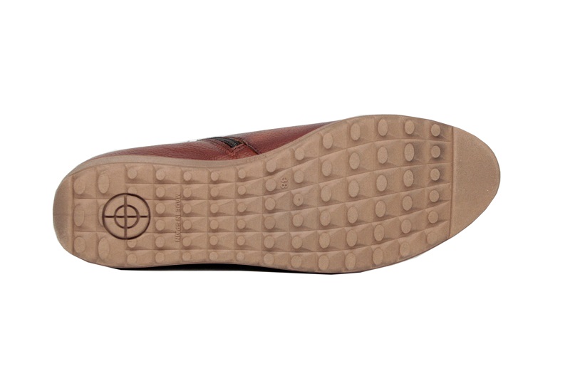 Botines de cuero con cremallera al lado