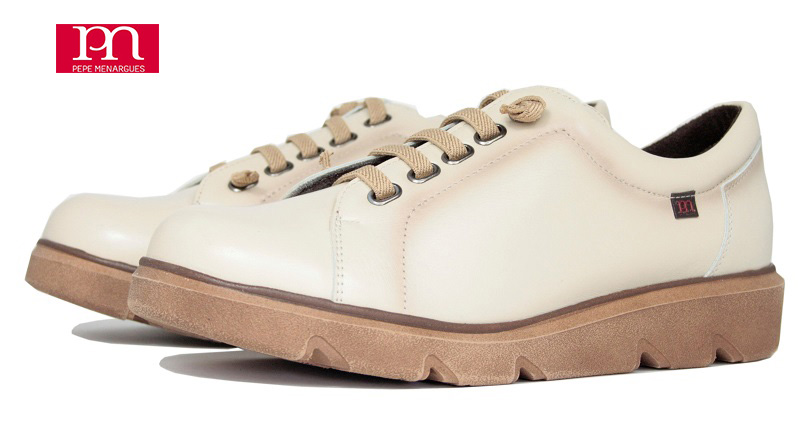Zapatos de piel color blanco roto