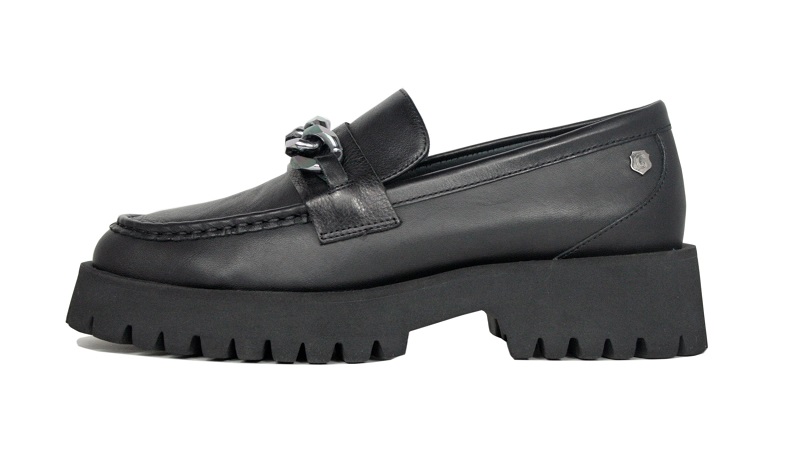 Zapatos de piso de sierra con cadena en el empeine