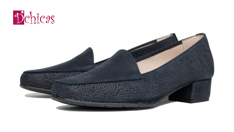 Zapatos D´Chicas azul marino tacón bajo