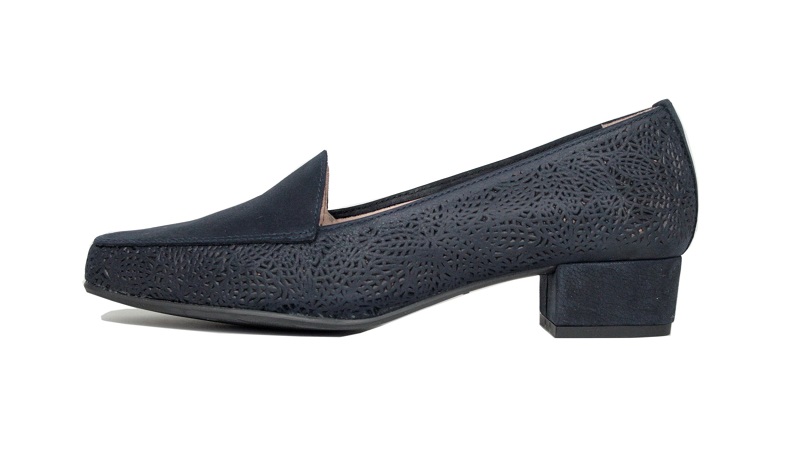 Zapatos D´Chicas azul marino tacón bajo