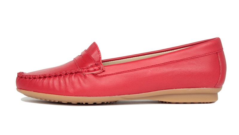 Mocasines rojos con antifaz