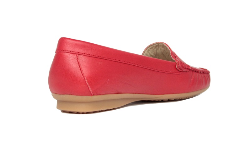 Mocasines rojos con antifaz