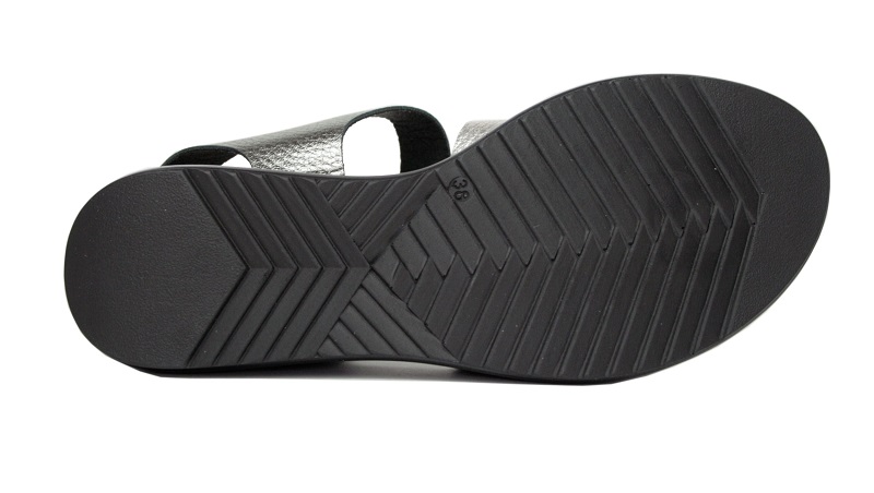 Sandalias de Pepe Menargués piso negro
