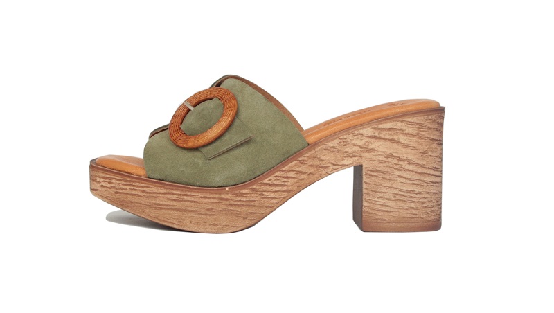 Zuecos de plataforma verde kaki