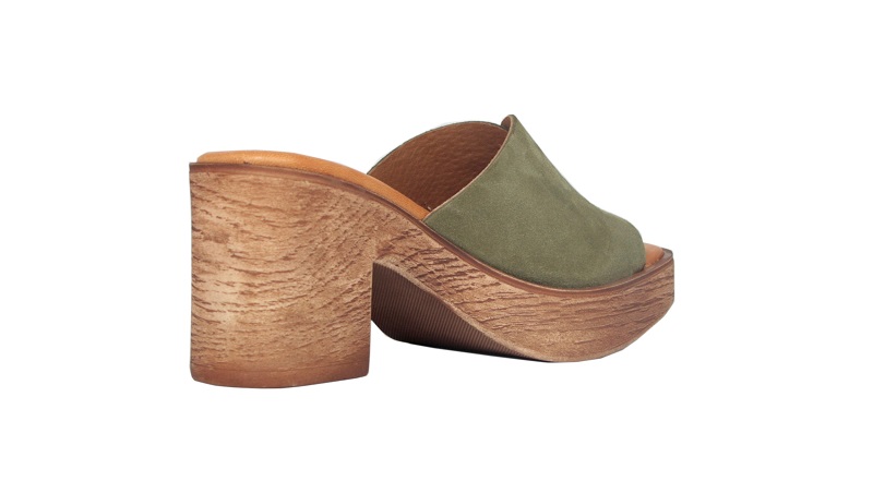Zuecos de plataforma verde kaki