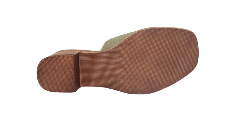 Zuecos de plataforma verde kaki