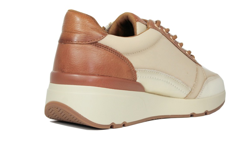 Deportivos de piel Carmela modelo 160085