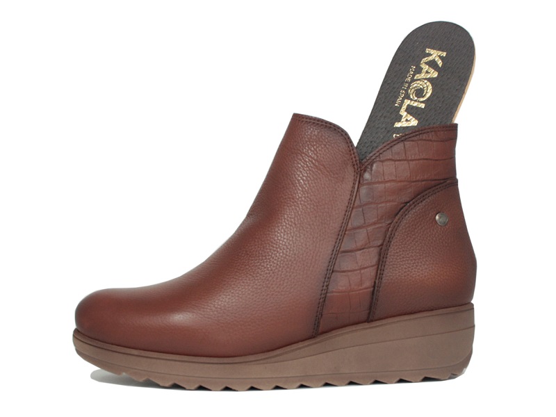 Botines de cuero y piso de goma