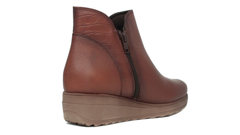 Botines de cuero y piso de goma