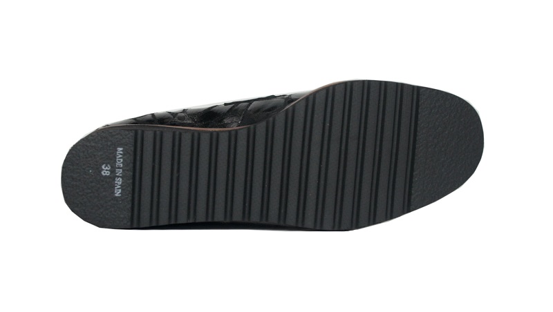 Mocasines de cuña media y piel de coco negra