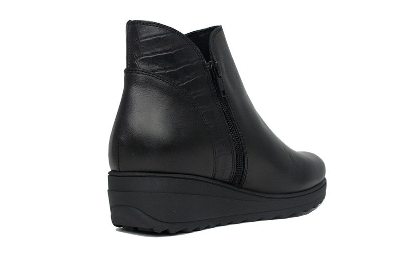 Botines negros Kaola cuña de 4 cm