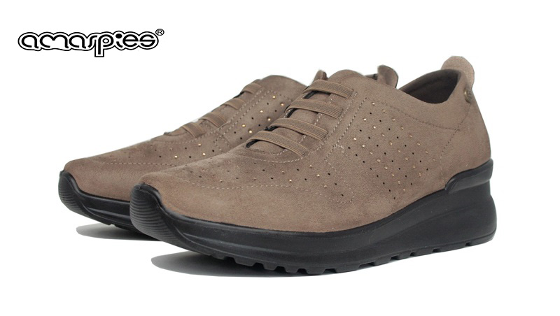 Zapatos de ante taupe con elásticos