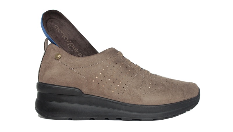 Zapatos de ante taupe con elásticos