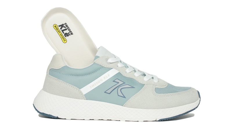 Sneakers azul celeste cordones