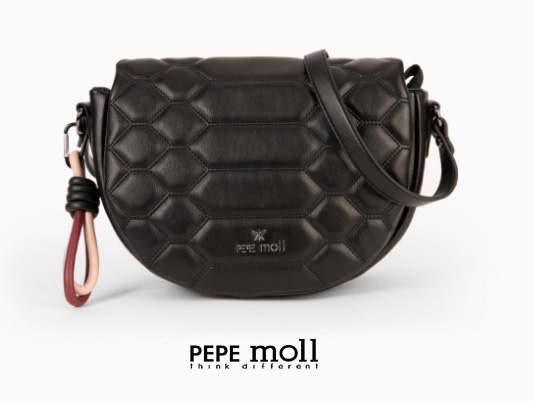 Bolso bandolero negro de Pepe Moll