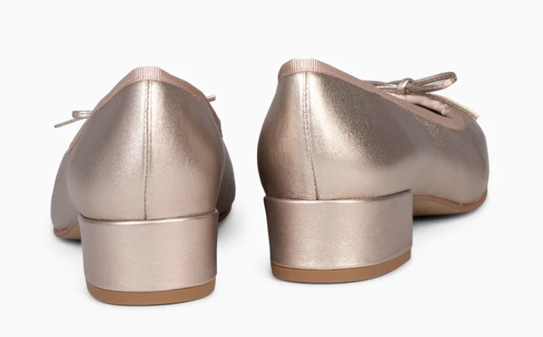 Bailarinas doradas con tacón de 3cm