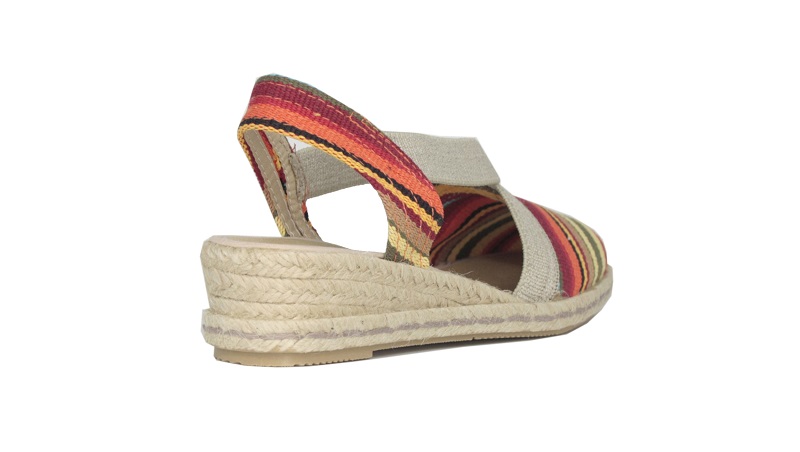 Alpargatas étnicas de rayas multicolor