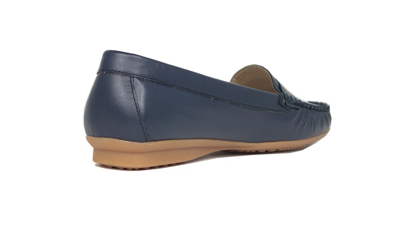 Mocasines clásicos de color azul marino