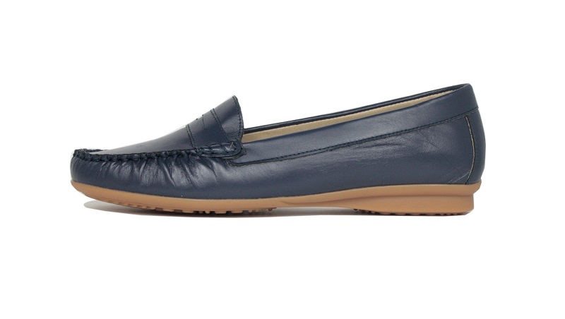 Mocasines clásicos de color azul marino
