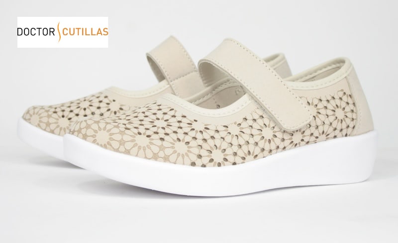 Merceditas para verano color beis | Plantilla extraíble