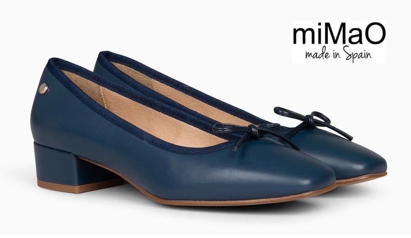 Manoletina con tacón bajo azul marino | Mimao