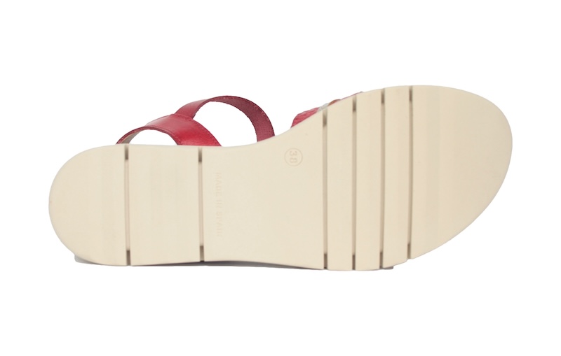 Sandalias rojas cuña media