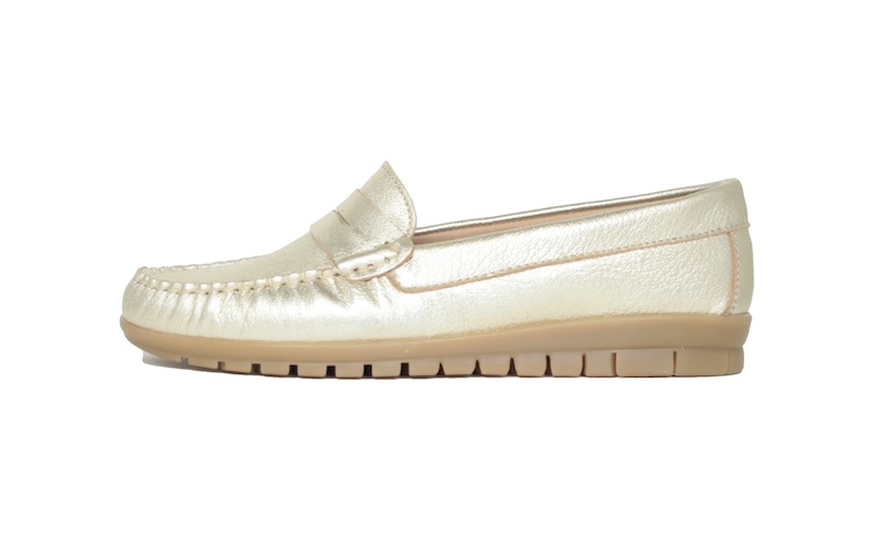 Mocasines dorados con antifaz