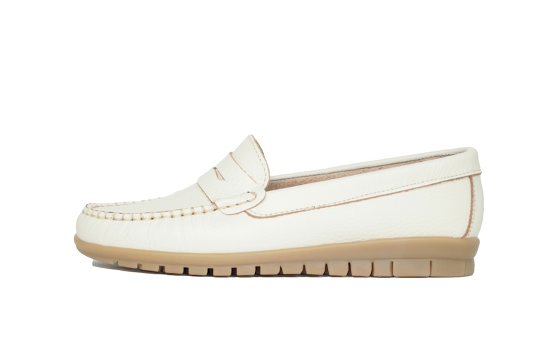Mocasines blancos de entre tiempo