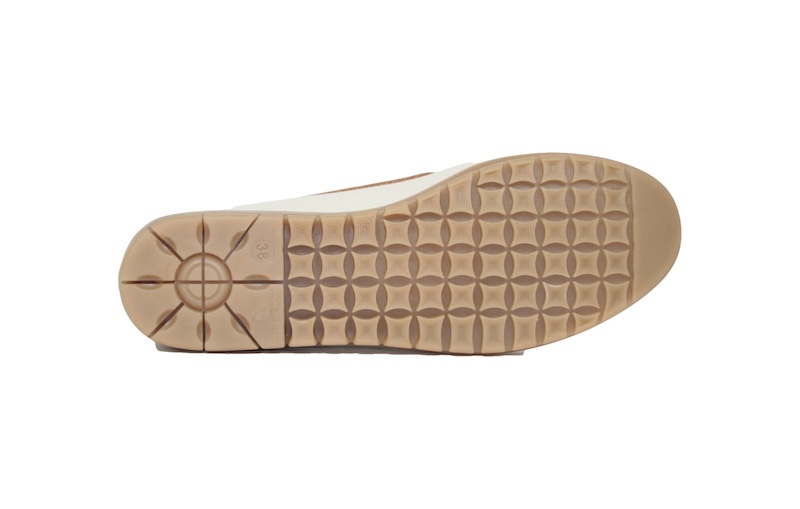 Mocasines blancos de entre tiempo