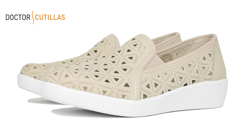 Zapatos Doctor Cutillas modelo 38465 beis