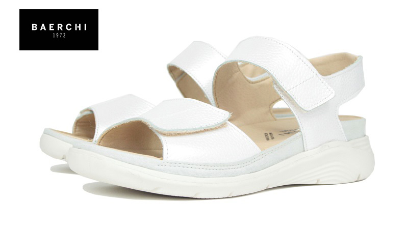 Sandalias blancas para plantillas ortopédicas