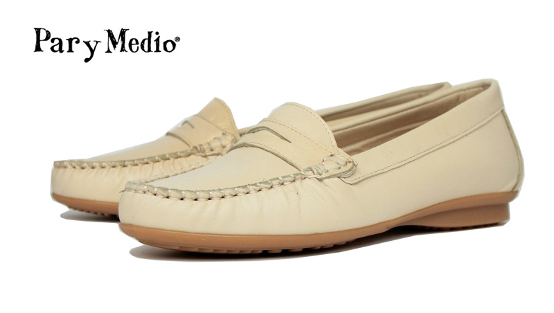 Mocasines de verano de piel beis