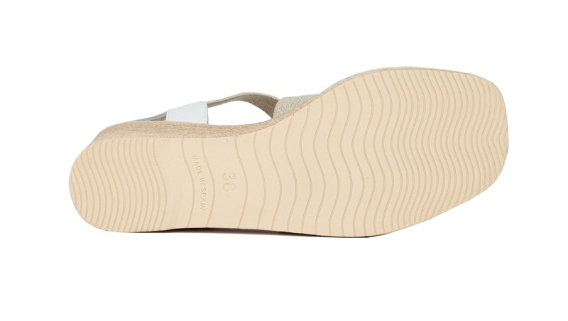 Sandalias blancas con dos elásticos cruzados en el empeine