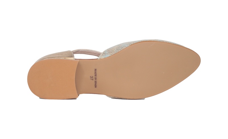 Zapato abierto con T en el empeine