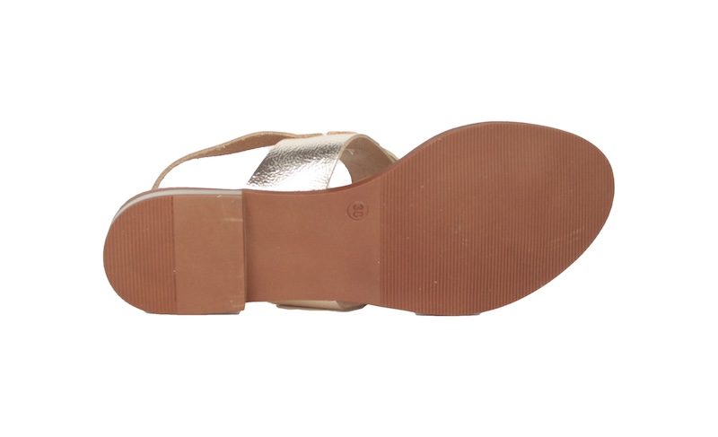 Sandalias planas de dedo de color champán