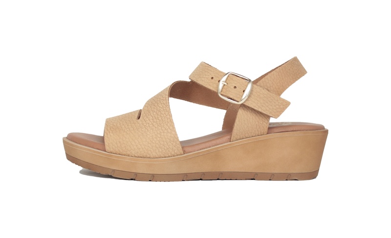 Sandalias de piel marrones para pies estrechos