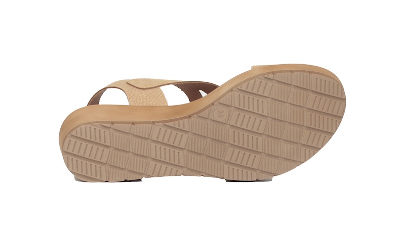 Sandalias de piel marrones para pies estrechos