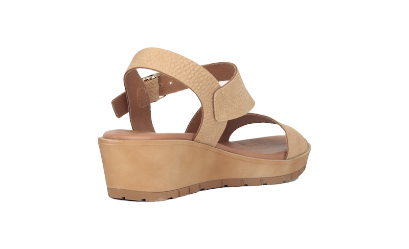 Sandalias de piel marrones para pies estrechos