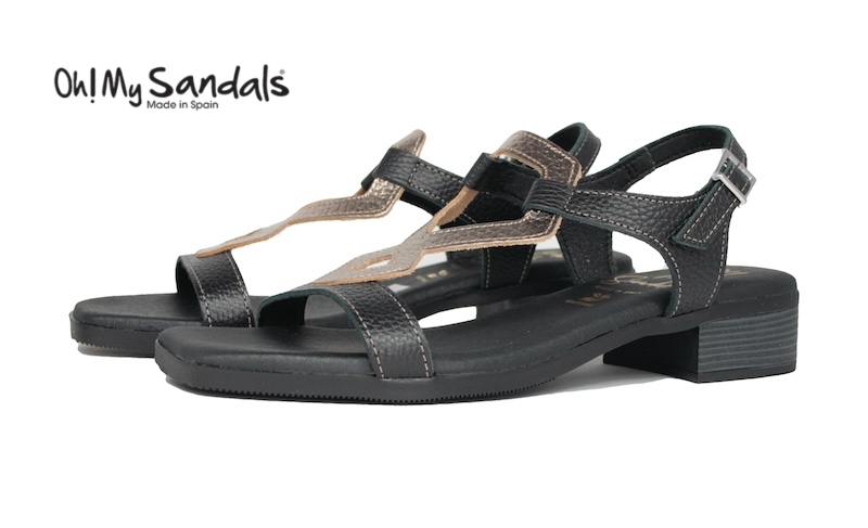 Sandalias negras con adorno de color bronce