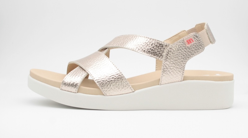 Sandalias Pepe Menargués de piel platino