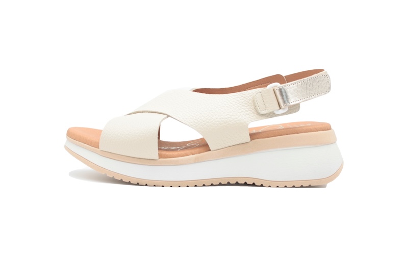 Sandalias de piel de tiras cruzadas color crema