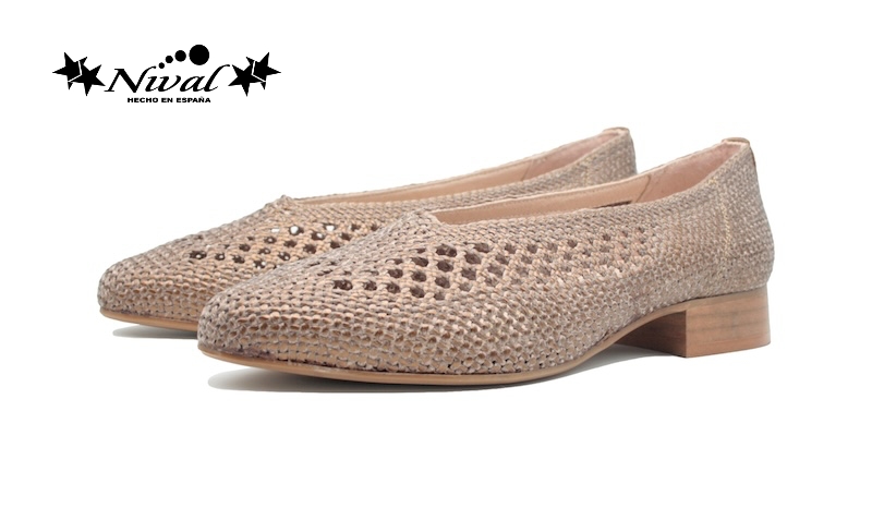 Zapatos trenzados de piel color cobre | Nival Woman