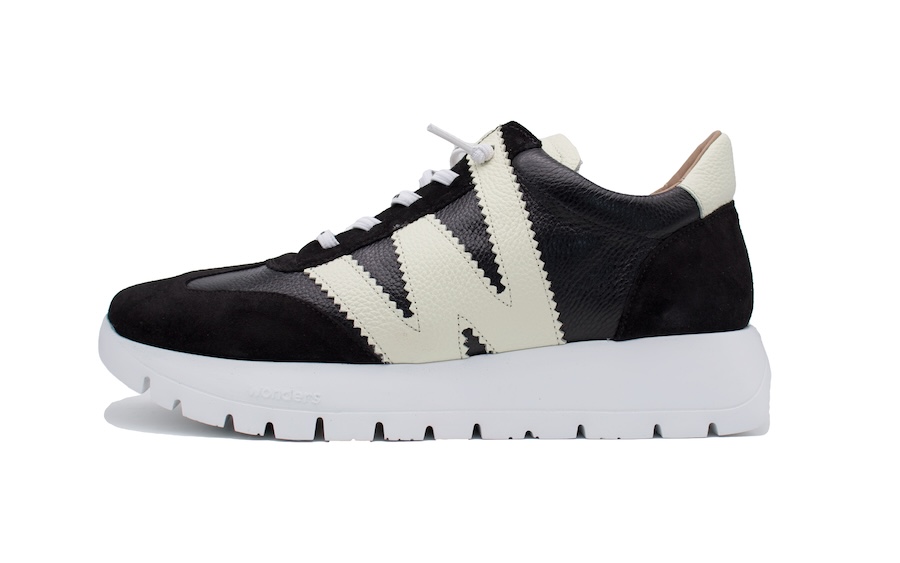Sneakers de piel negras Wonders modelo 2476