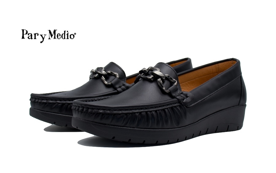 Mocasines con cadena negros