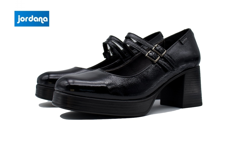 Zapatos de charol negro de doble pulsera con tacón