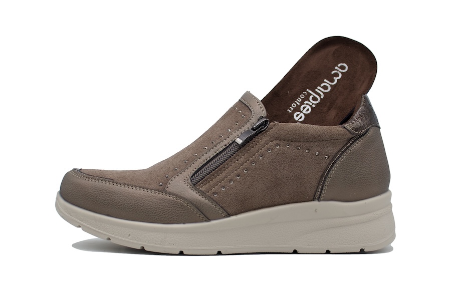 Zapato taupe con abertura de cremallera