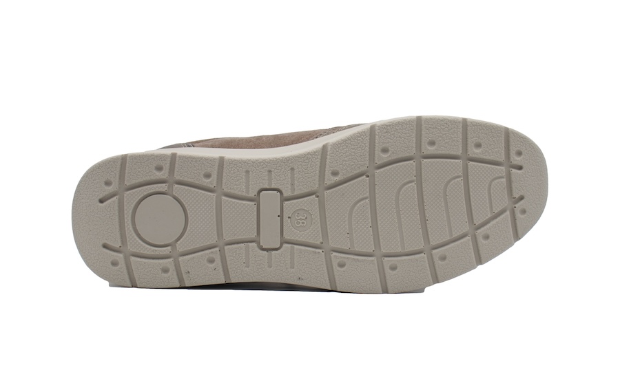 Zapato taupe con abertura de cremallera