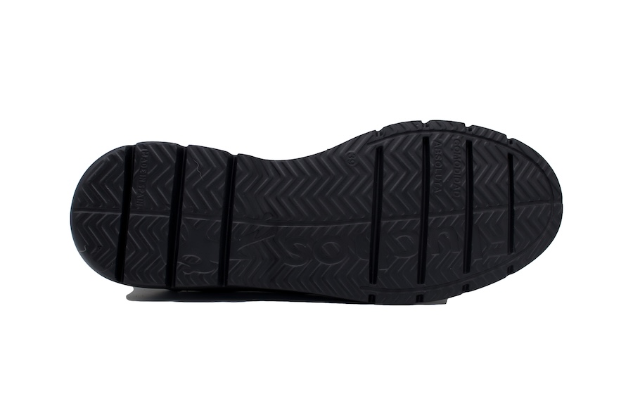 Mocasines Fluchos de charol negro